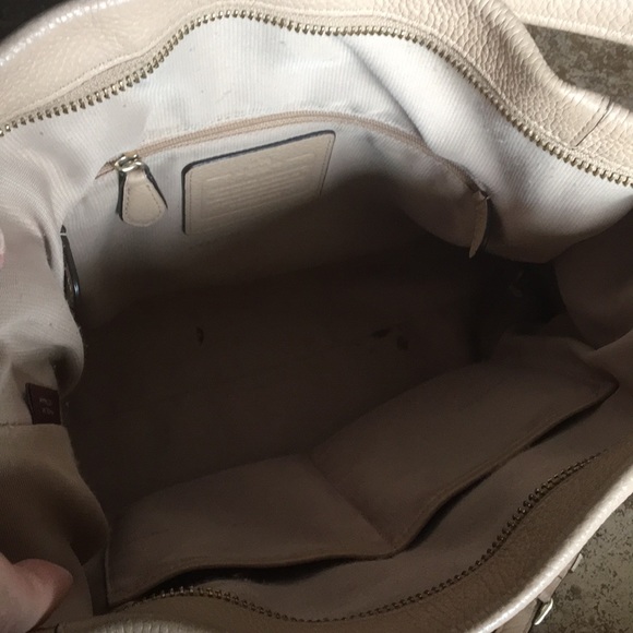 Gently used coach purse - Picture 3 of 4
